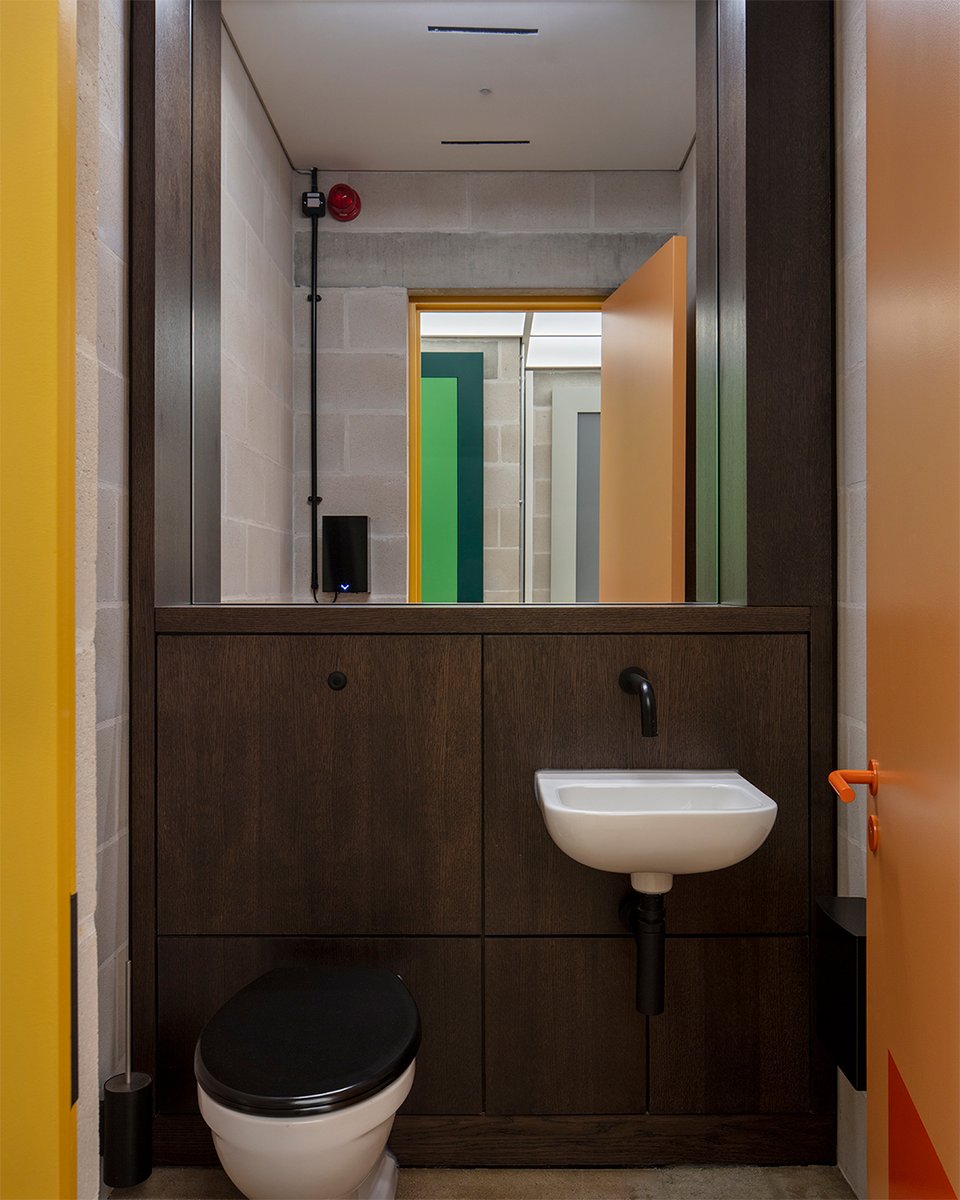 "An essay in delight: even down to the toilet doors." We're honoured to have been awarded an @architectsjournal Retrofit Award 2022 for The Laszlo, a remodelled five-storey former mill building in north London, reconfigured as flexible workspace for Dorrington #AJRetrofitAwards