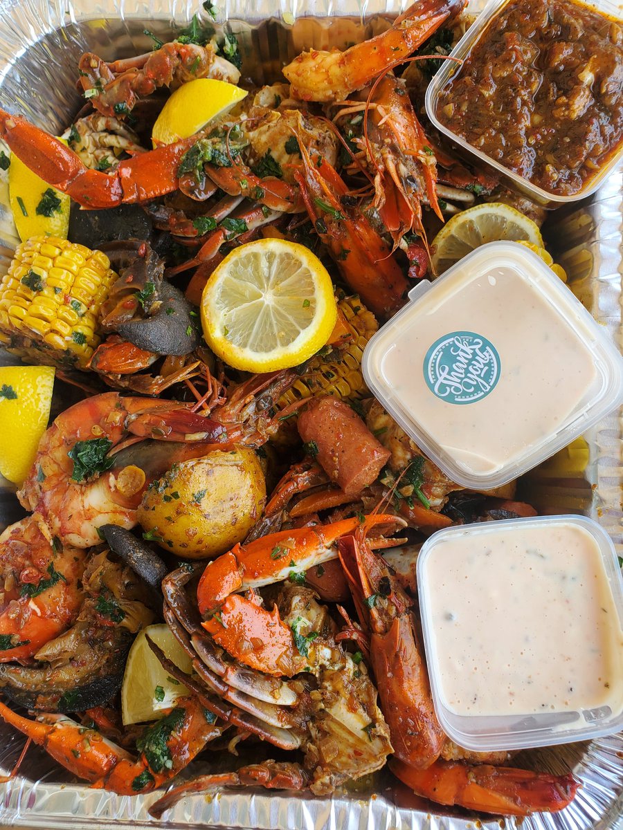 FoodTemplars's tweet photo. Buy a tray of seafood boil!

Meduim 4L tray - 20k

Single portion 6k

Content - corn, potatoes, snails, giant prawns, cauliflower, lemon, Crabs and veggies. Dm or WhatsApp https://t.co/HPvgh9FYI5 https://t.co/H4mcKOcvVC