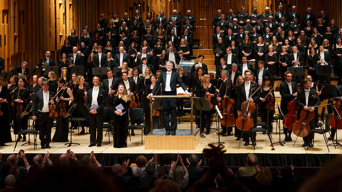 A wonderful evening of Vaughan Williams last night at @BarbicanCentre. Thanks to @RGCWbaritone, @SophusBevanus, @mbebbington2, @rpoonline and @HilaryConductor - and to our extremely enthusiastic audience!