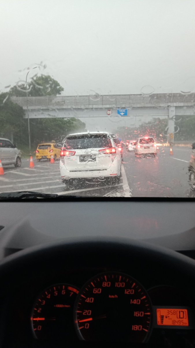 Balik Jakarta lagi, nyari duit buat tahun depan lagi ...