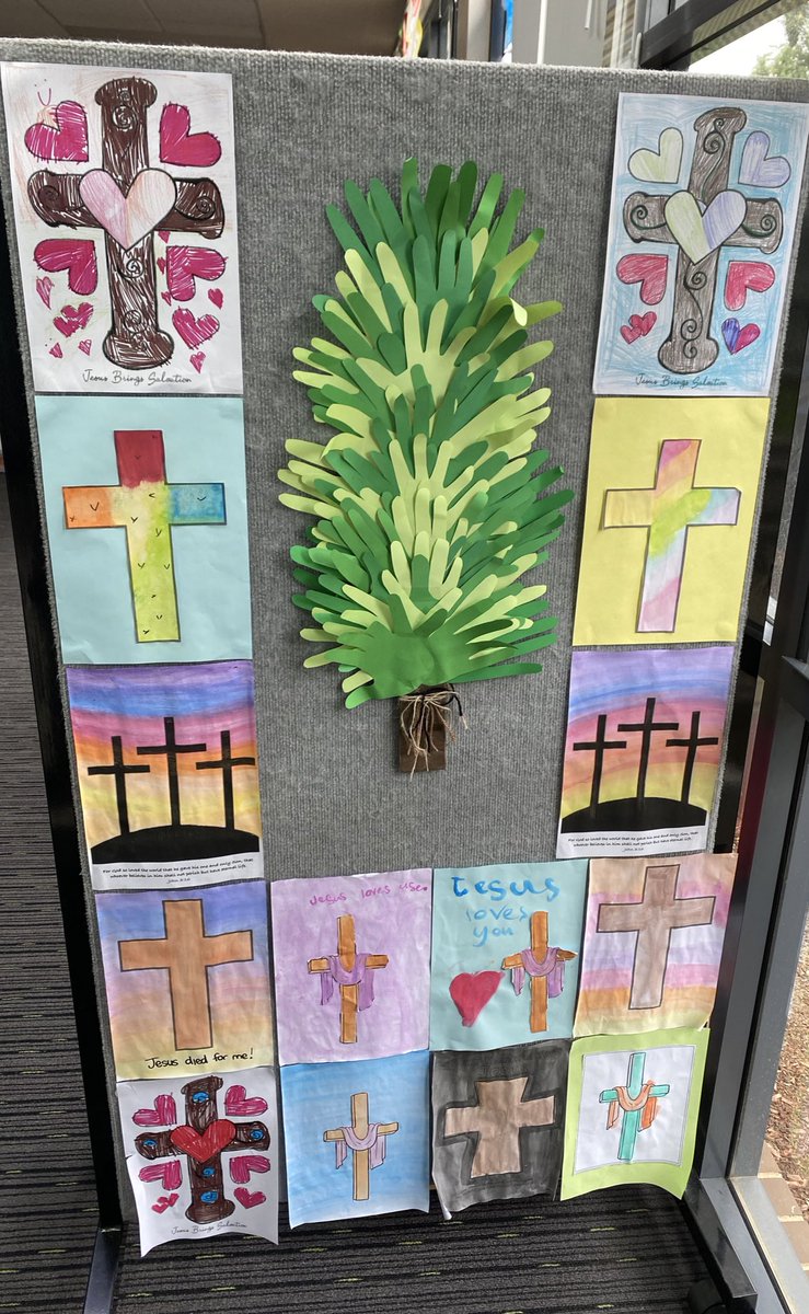 AlexBoutoubia's tweet photo. I loved making this display at my work 🤩 I can only imagine the displays I’ll create for my future classroom!!! I also love seeing everyone’s posts it gives me so much inspiration! 😊 #acuedu_p https://t.co/19Q1g6m0gF