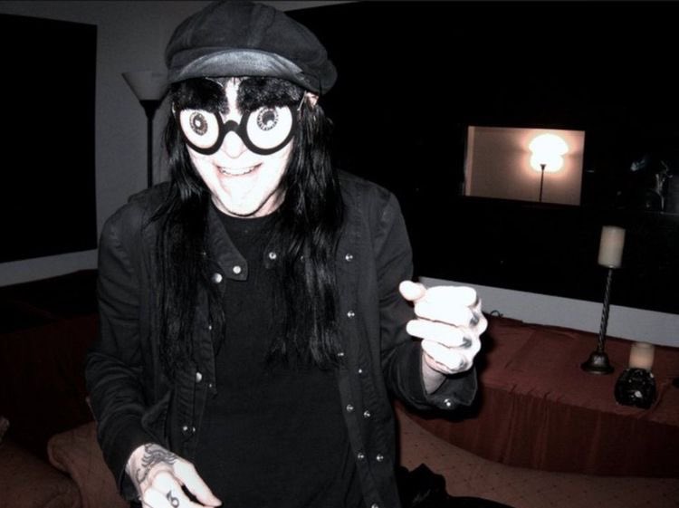 Happy birthday Mick Mars ! 
