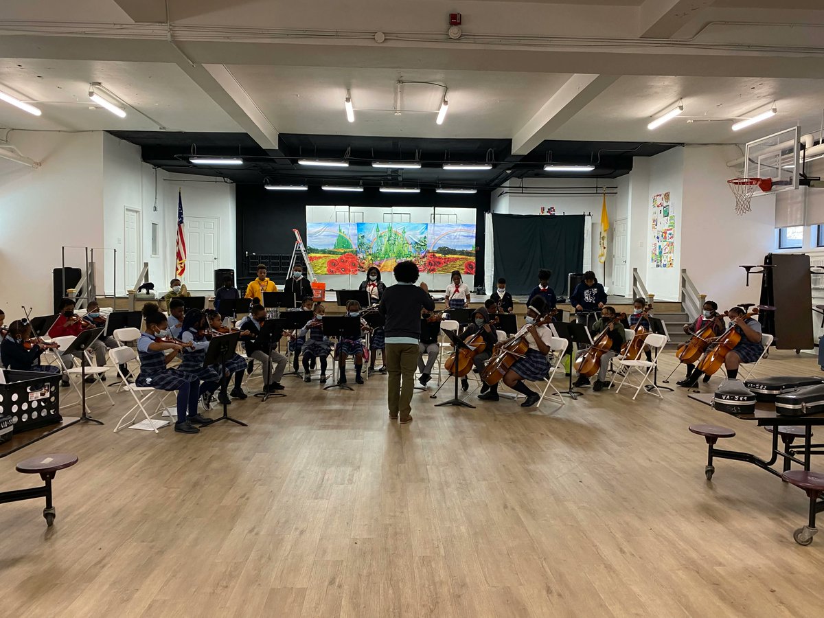 Last week, Maestro Andrés rehearsed with the beginner Children's Orchestra at the St. Rose of Lima School Music Center in preparation for next week's POP Jubilee concert. These students have been working diligently over the last few weeks to prepare for their end-of-year concert!