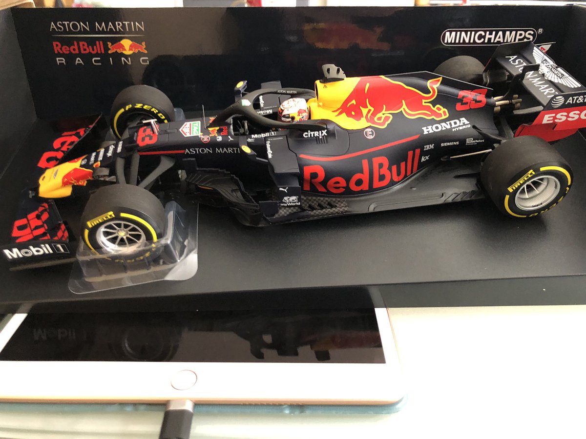 michellecorbeau's tweet photo. En ook even een hele grote Hieperdepiep voor mijn paps, die nu #level89 heeft bereikt! En nu kan spelen met zijn verjaardagscadeautje 🏎 Love you, pap 🥰😘 https://t.co/7h8Z4RIevL