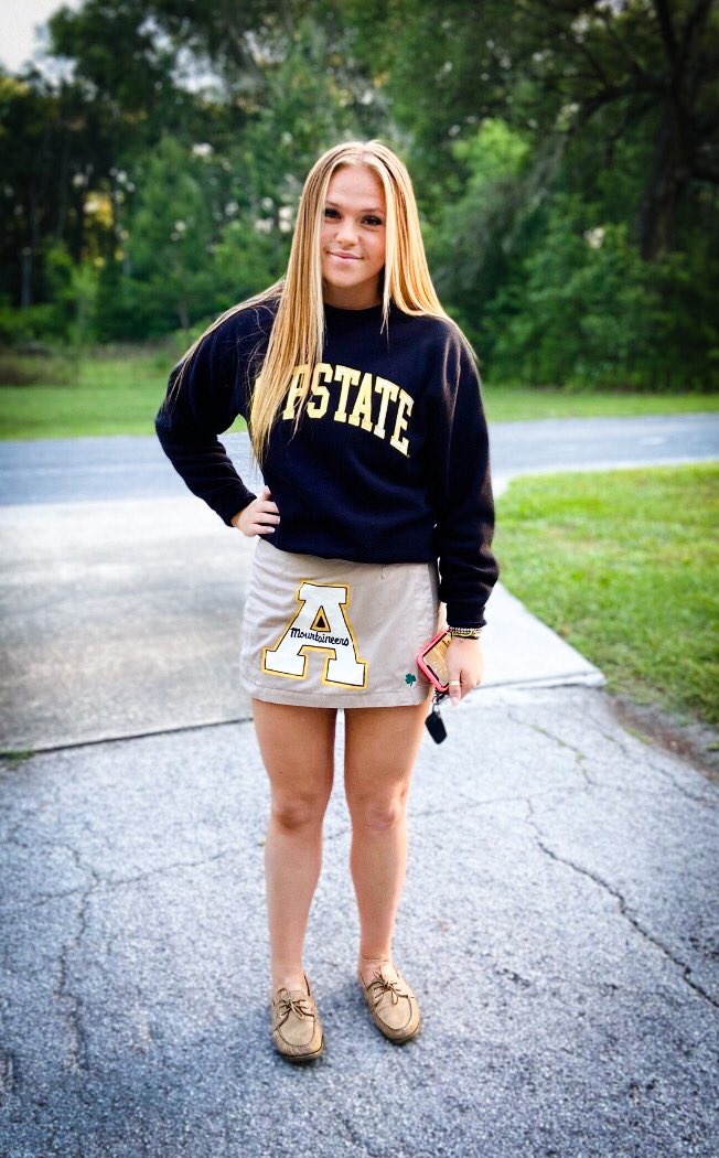 EmmaWyman2022's tweet photo. It’s Senior week @TCHSCeltics &amp; this is an of end of senior year tradition. We🎨paint our uniform skirt w/ our future college hm. Definitely something I have been 👀forward to all year! Last full day school is Monday.  #2022 #SENIOR  #AppState #TCCeltics #Celtics #LetsGo https://t.co/19Viwv0uTX