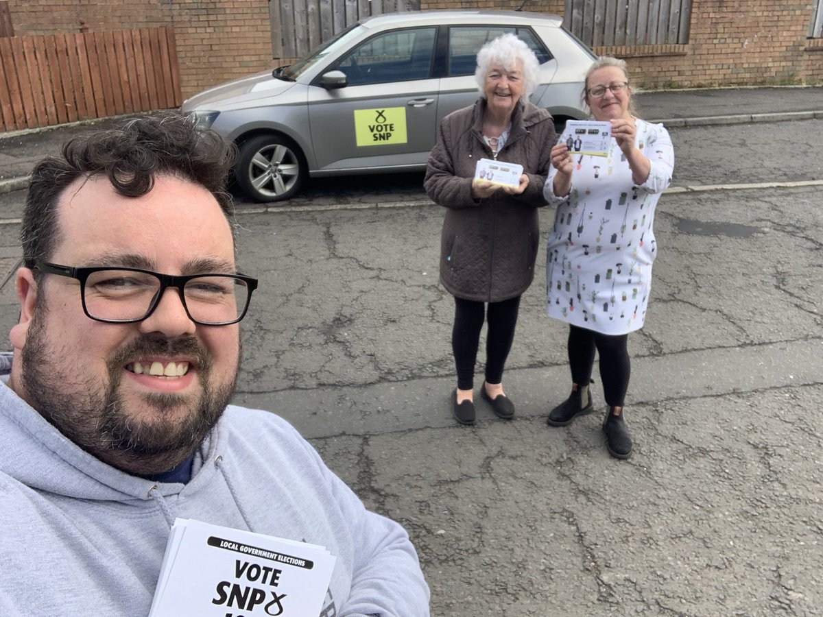 Jcairnssnp's tweet photo. Getting a final push of campaigning done today as polling day draws closer. Out with Cllr Cathie Johnston and @weemrsgladstone in belhaven estate Muirhead this morning. #changenl2022 #VoteSNP #ActiveSNP #Council2022 https://t.co/9OrGo17vtq