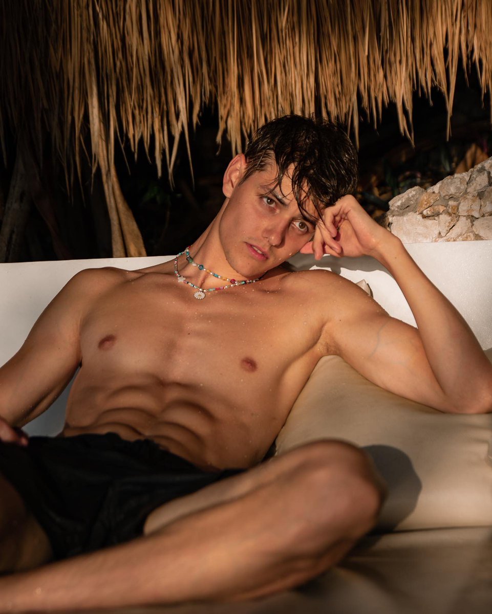 dragonboyia's tweet photo. So Many Comments Come To Mind !!! • @tim_troetschel My dad took these photos 😍🔥

Also my new YouTube video is up on my channel!!! Go watch it and engage with it as much as you can 😂😂❤️
#Modellifestyle #internationalmodel #modelph #fashionfest #photoshooting #newmodels #daily https://t.co/eIBn1xyJcg