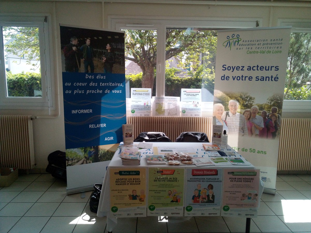 Aseptcvl's tweet photo. En direct de #stgeorgessureure @eurelien 
Un grand merci à @AgircArrco et à la mairie pour leur invitation à leur forum
#asept et @bclmsa présentaient aux #Senior les ateliers vitalité et l'atelier seniors au volant https://t.co/y2mKb2imgz