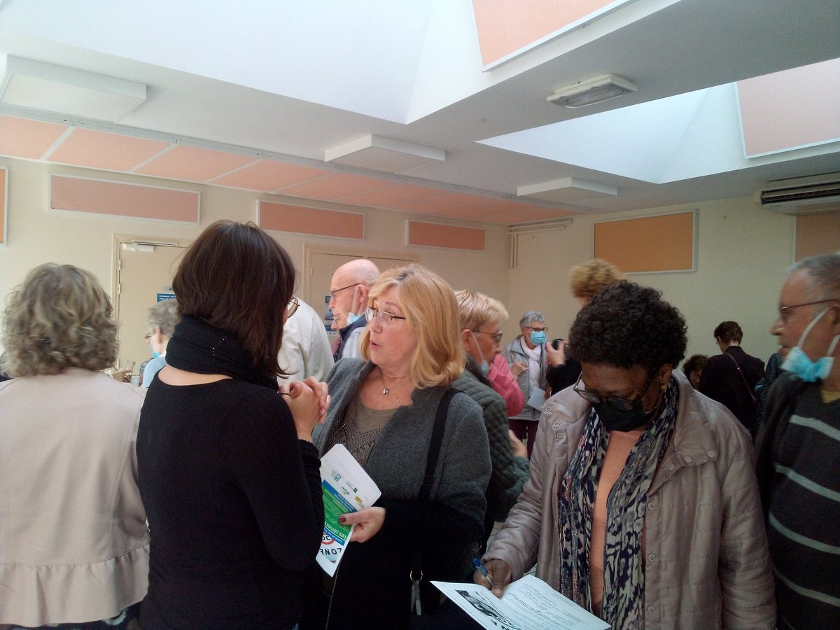Aseptcvl's tweet photo. En direct de #stgeorgessureure @eurelien 
Un grand merci à @AgircArrco et à la mairie pour leur invitation à leur forum
#asept et @bclmsa présentaient aux #Senior les ateliers vitalité et l'atelier seniors au volant https://t.co/y2mKb2imgz