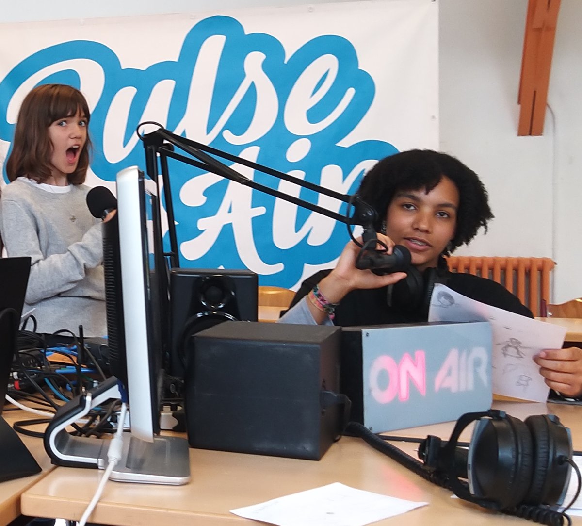 Cet été les ados et jeunes ados feront de la radio sur Pulse Air , avec nos supers stages pendant le mois de juillet dans notre studio .( stage  9-14 ans  et stage 12-16) Inscriptions &amp; infos :  3dmedias.be/shop/
#stagemultimédia  #stageété2022 #stageenfants  #stageados