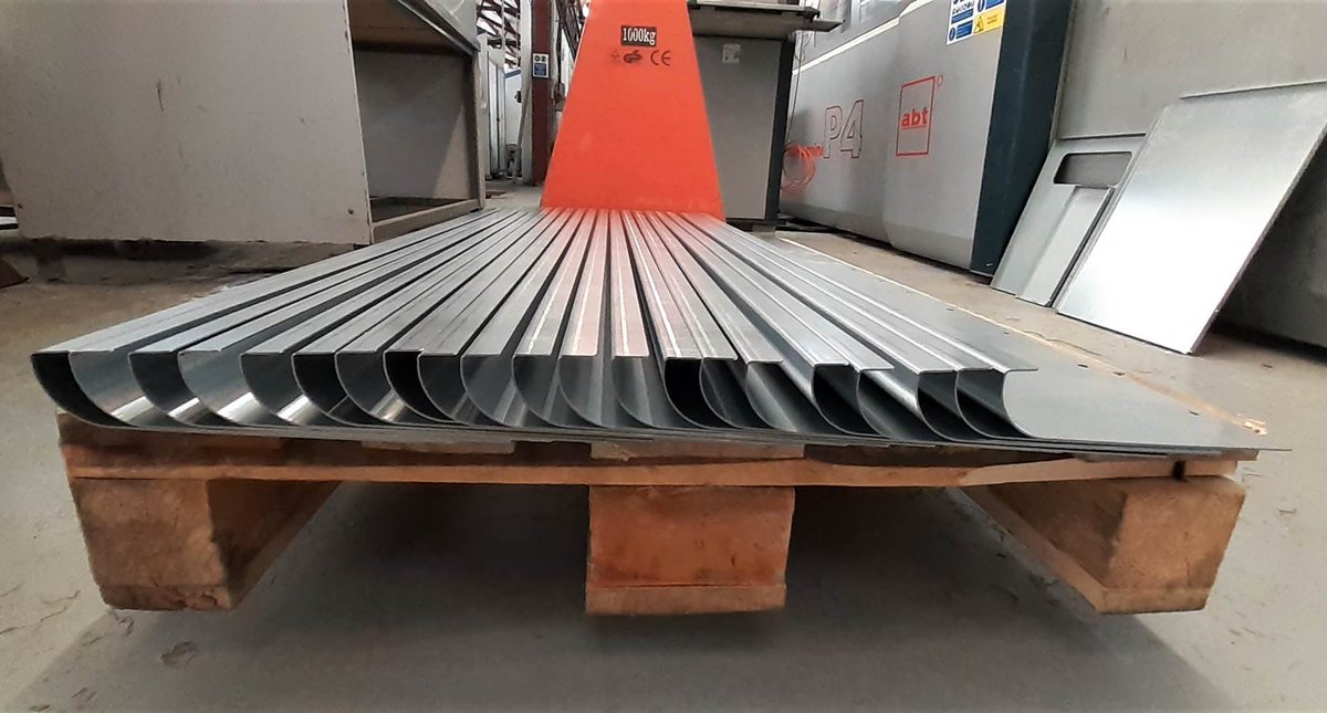 dudley_ind's tweet photo. Curved panels produced on our #salvagnini Panel Bender, automated bending and handling times for speed and precision every time.
#cncmanufacturing #panelbending #stainlesssteel #contractmanufacturing #workinprogress #wip https://t.co/aAJ81gfiKo