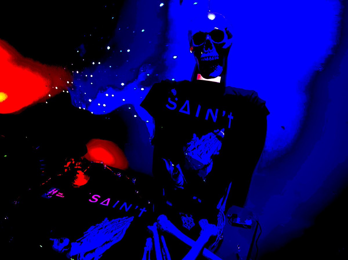 SkullyBlvsphemy's tweet photo. I just sold the shirt off my back #salesmodeloftheyear #blvsphemyrecords #merchskeleton #SAINt #witchhouse #witchhousemusic @S6T6NICHISP6NIC @PLVGUESWITCH
Get yours here: https://t.co/fGczNJ2j7b https://t.co/R5G9eCPHqN