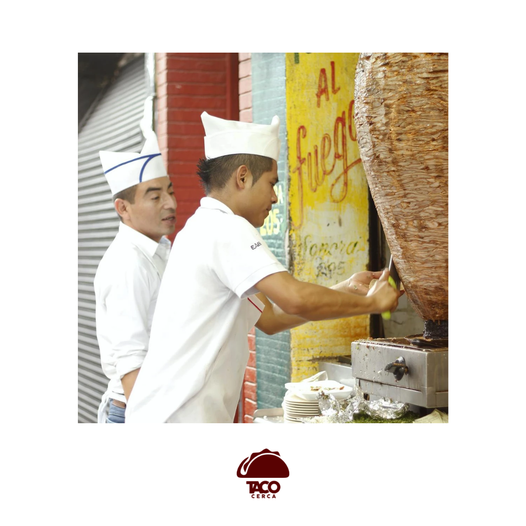 TacoCerca's tweet photo. Los taqueros llevan batas blancas como los doctores porque también están salvando vidas 💗
#Hedicho #tacocerca #tacos #tacolover #tacosmemes https://t.co/qVJ1UFGioR