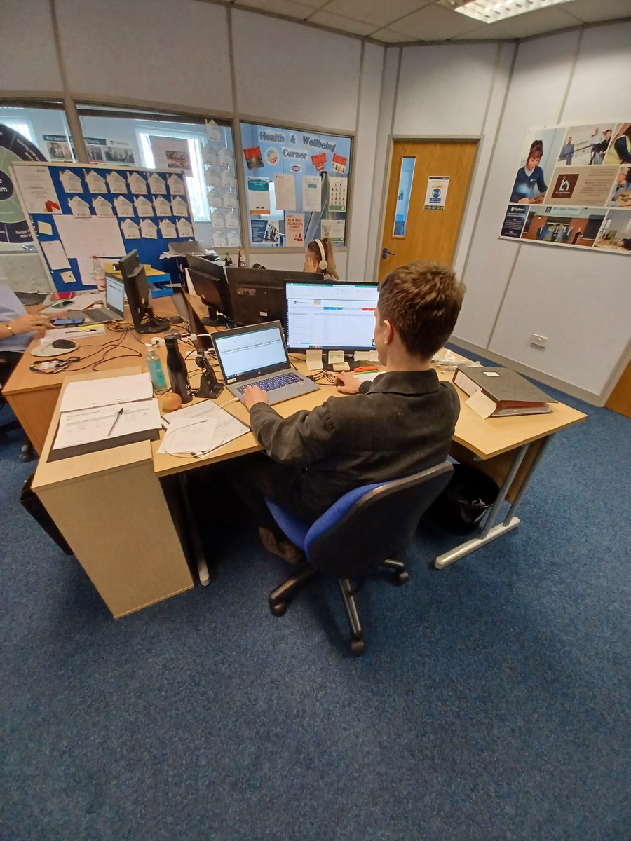 HannahNortonEN's tweet photo. Great afternoon in delightful donny, going between @JTomlinsonLtd sites to see our @ENAbleFutures &amp; @thesourceacad business #apprenticeships students. Curtis (new start) said "I'm enjoying my time here so far, the team are really friendly &amp; I'm learning alot"💛 #doncasterisgreat https://t.co/9VOWizhVs0