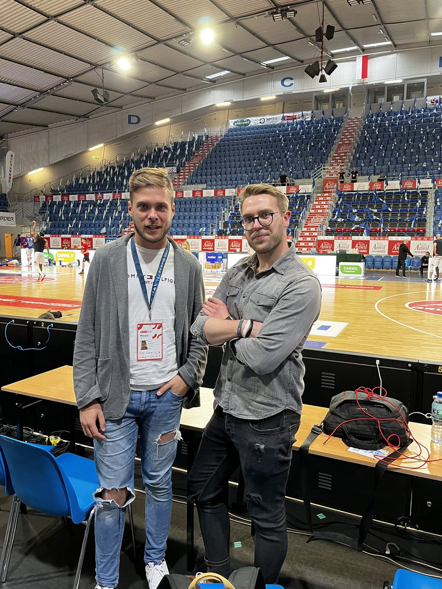 LigezaMateusz's tweet image. Mówią, że we Włocławku jakiś ciekawy mecz dzisiaj, to i radio i tv obecne. Team @RadiowaJedynka &amp;amp; @sport_tvppl na miejscu. To i po spotkaniu @Anwil_official vs @LegiaKosz obowiązkowo łączenie w #plkpltalk z Szymonem Szewczykiem. 🔥 z @jakubklyszejko #plkpl