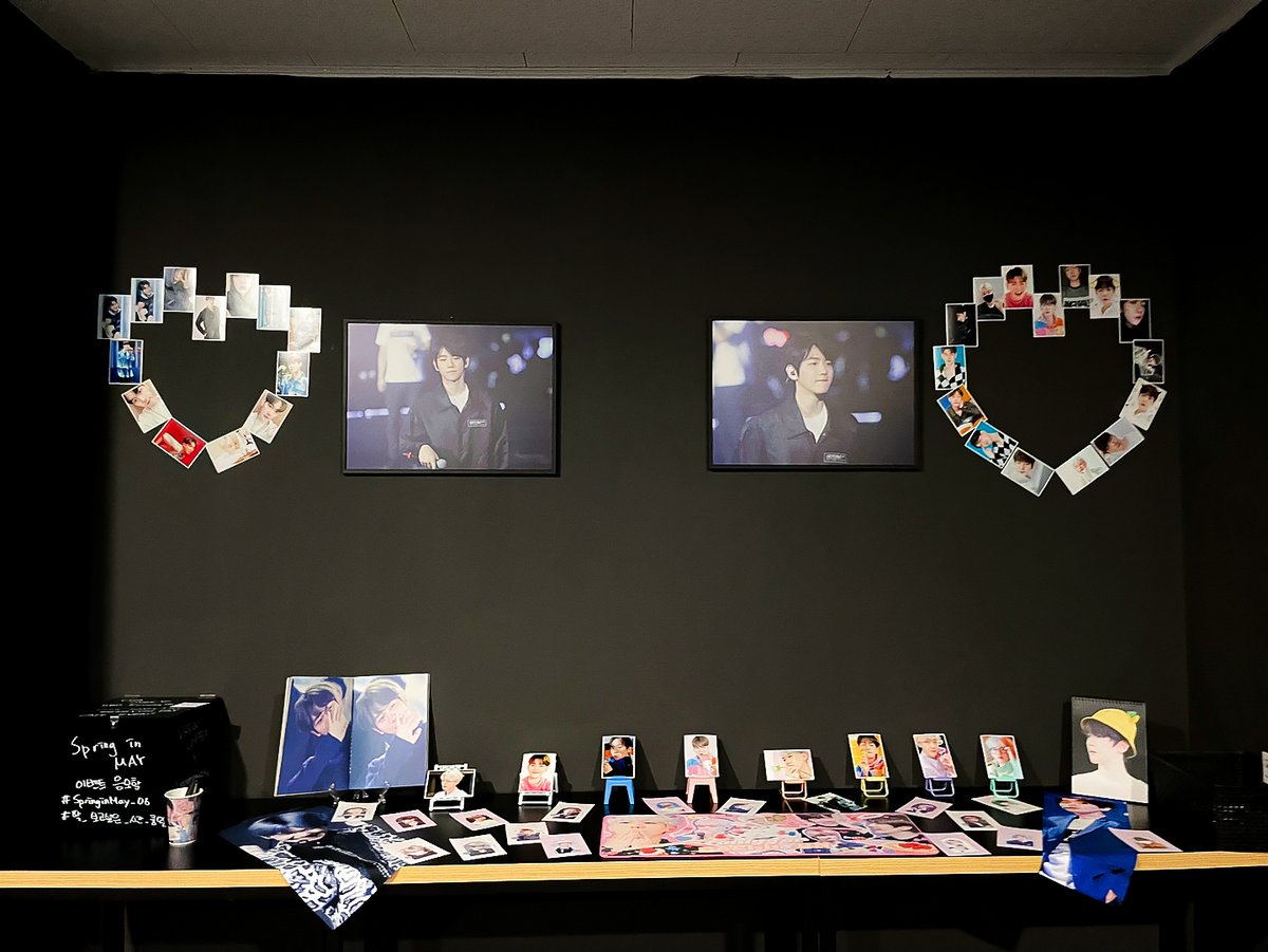 kyoongmaz56's tweet photo. [Vrew Coffee 테헤란점]

5월 5일(목) ~ 5월 10일(화)
서울 강남구 테헤란로 423, 현대타워 1층
평일 08:30-20:30 / 주말 11:00-18:00
기본 : 컵홀더C, 포카 2종, 팬아트 엽서 1장 + 스티커 2장, 응모권
쿠키 구매 : 팬아트 스티커 2장 + 포토매틱
매일 선착 10명 : 팬아트 띠부띠부 스티커 랜덤 2종 https://t.co/cW2kReCLGO