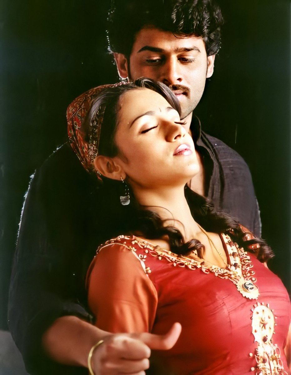 Prabhas_ET's tweet photo. Wishing our pournami,shailu n chitti @trishtrashers a wonderful birthday frm #Prabhas fans💕💕
#HappyBirthdayTrisha https://t.co/aB4eB3kN0D