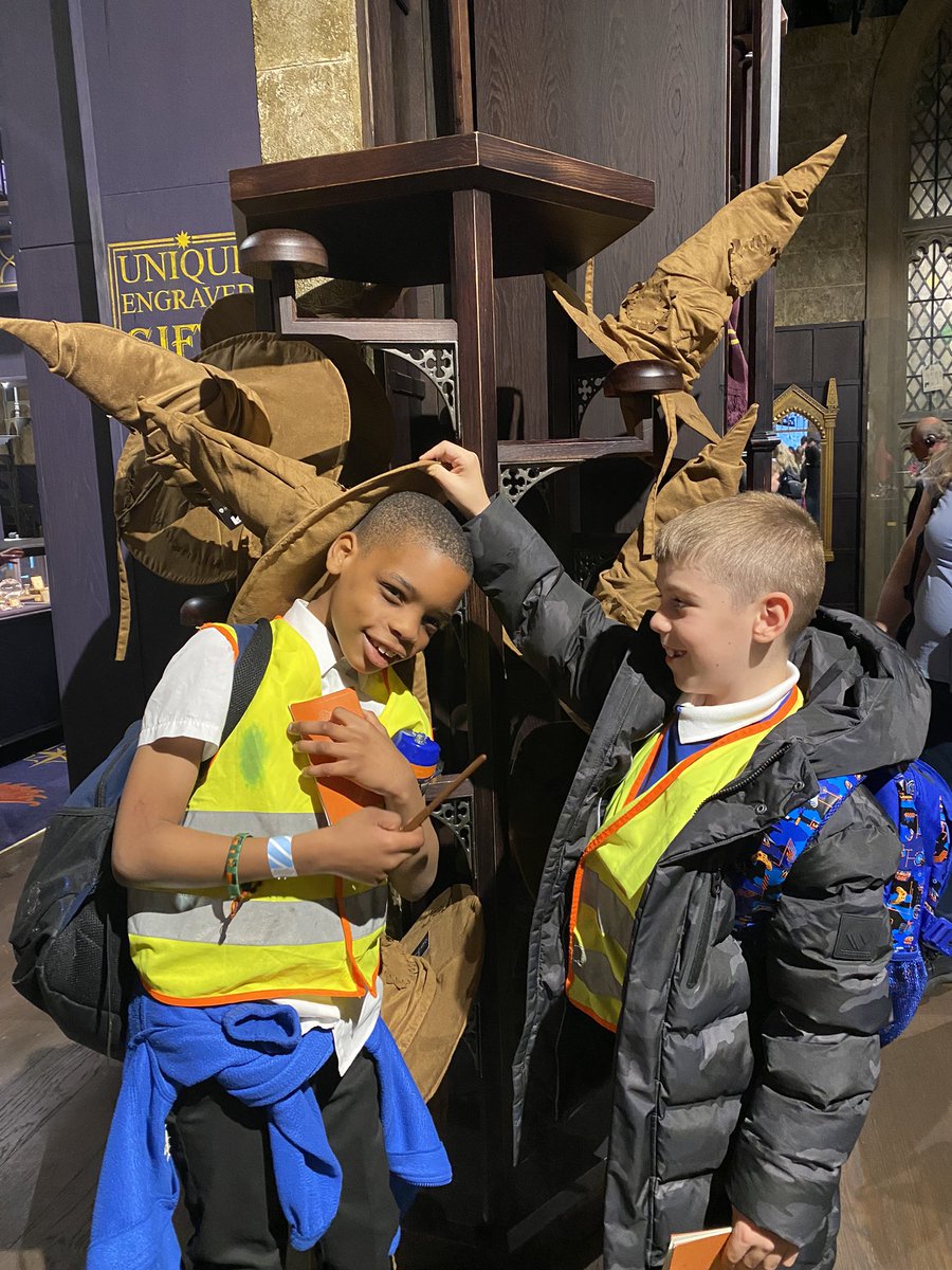 latimerprimary's tweet image. Watch out - #ClassER might put a spell on you! 🧙‍♂️🧙‍♀️💫 @wbtourlondon #HarryPotterStudios