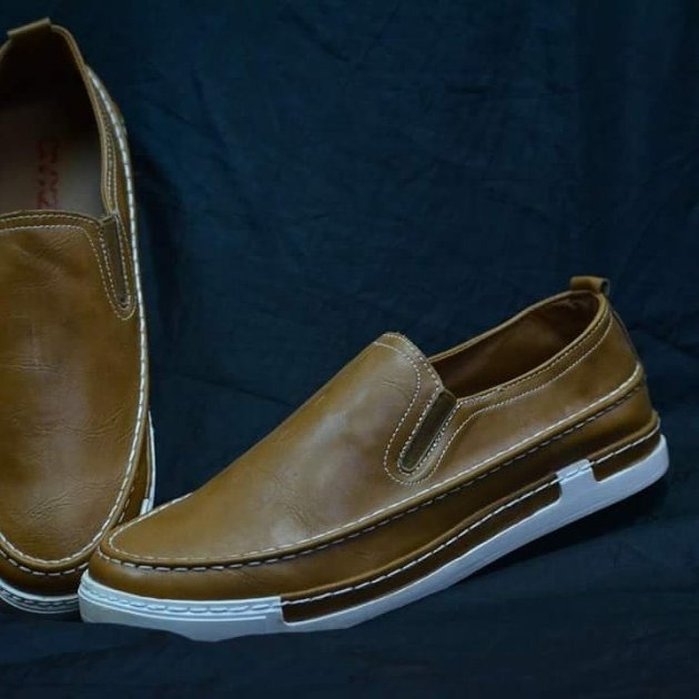 UApparell's tweet photo. Quality and unique  unisex rubber shoes .
Available in size39-42 at an offer of 999/=
Call/App on 0707390310 for orders/delivery.#Janet#Oscar Sudi https://t.co/DBiNXsd88U