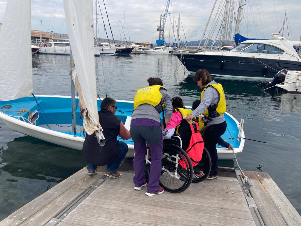 Hem arrencat amb el programa de Vela Inclusiva Escolar amb el CCE els Àngels. @cvpalamos