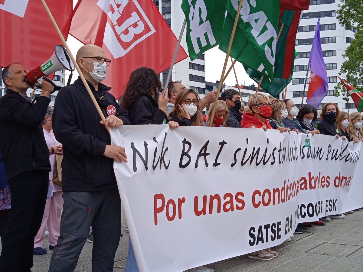 LABosakidetza's tweet photo. #Basurtu
2022/05/04
✊ Osakidetzako langileok borokan jarraitzen dugu:
✅ Osasungintza publikoaren alde!
🚫 Murrizketen aurka!
🆘#Osakidetza https://t.co/khMZ39sVSL