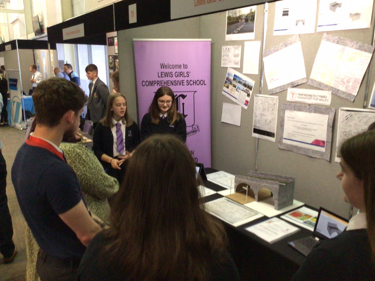 LGS_Science's tweet image. Presentation done, now we can enjoy ourselves.
#EESW
#lgs
#lgs_science
#lgs_dt