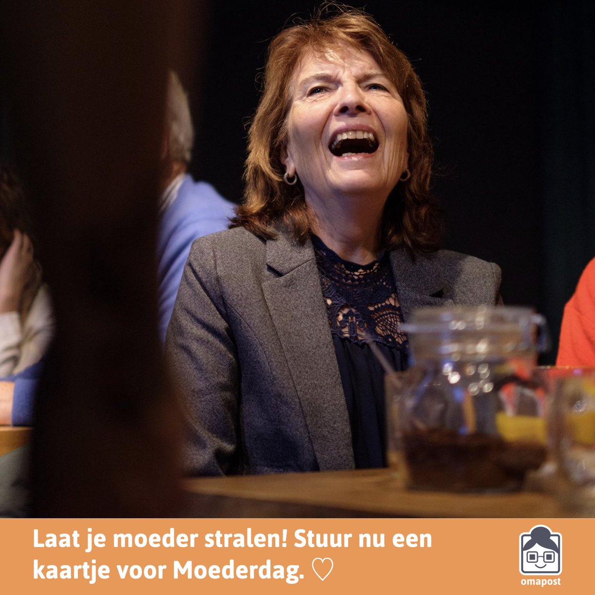 Omapost's tweet photo. Reminder: Aanstaande zondag is het #moederdag. Laat je moeder weten hoeveel je van haar houdt en stuur een kaartje met jullie mooiste herinnering (voor slechts  €1,95 als je de code 'lievemam' gebruikt). Als je je kaart vandaag verstuurt, komt ‘ie zaterdag aan. #omapost https://t.co/uXricgX8xj