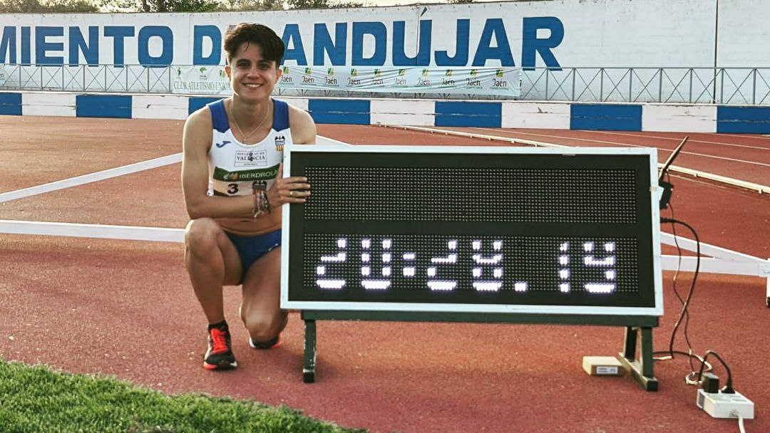 IgualdadGranada's tweet photo. 🏃♀️ Enhorabuena a la fantástica corredora granadina de marcha María Pérez.
💥 Nuevo récord de España de 5000m marcha 20’28”17 💥
#racewalking #roadtoparis2024 #recordwoman #record #recordespaña #marcha #mujereseneldeporte #orce #granada #igualdadeneldeporte https://t.co/U0D6Vg5pKz
