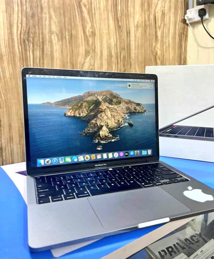 caesarhumphrey's tweet photo. *Open Box 2020 Macbook Pro Touchbar*
8GB RAM||512GB SSD
Intel Core i5
13"
Back-lit Keyboard
TouchBar😋
*₦550K firm*
#Davido #30withabang Oloye #Goat Daddy wa Roman Arteta Will smith Mary https://t.co/qh2yzgo3Jh