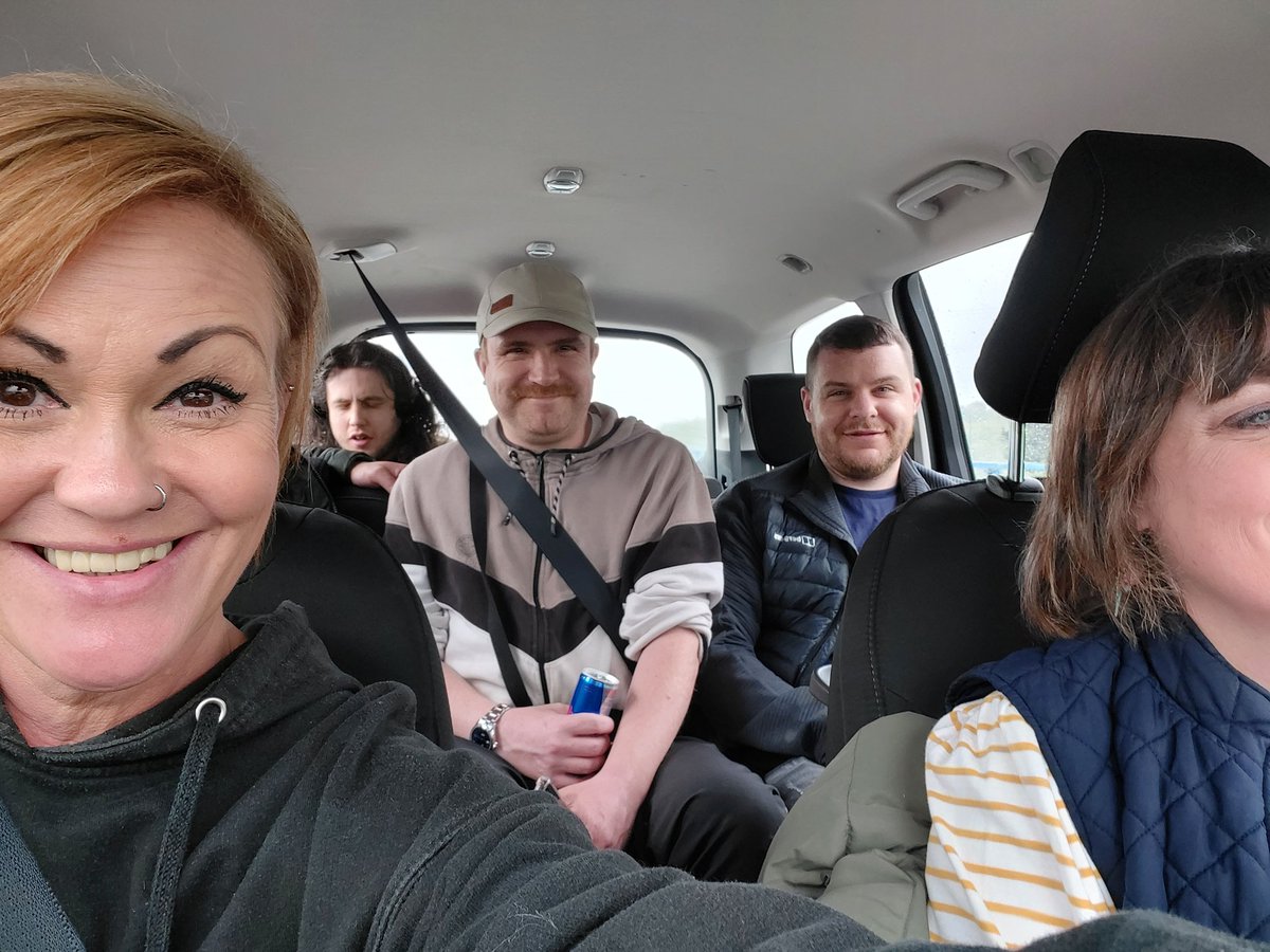 BLACKPOOL HERE WE COME....day out with some off our lad's rain or shine we will have a good time..😊