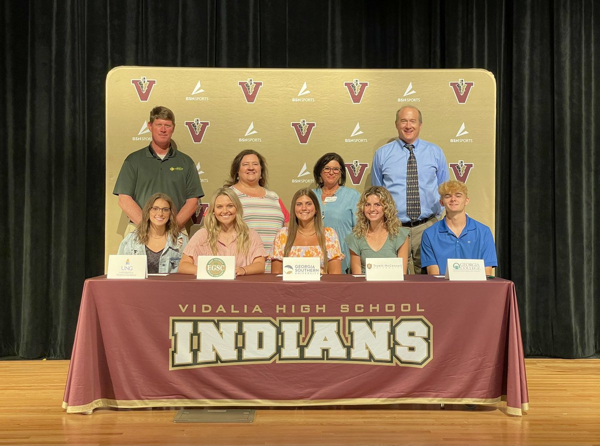 VidaliaHS's tweet photo. Georgia Future Educators Signing Day 📚🍎

Congratulations on your commitment to pursue a degree in Education! 
Emily Cook,Hannah Dean, Bailey Holland, Danni Thompson,
Sarah Owen, &amp; Bryson Whited.

#GAEducatorSigningDay22 #GAFutureEducator 
#IndianPride #Ignite #Invest #Inspire https://t.co/48eprFGJK2