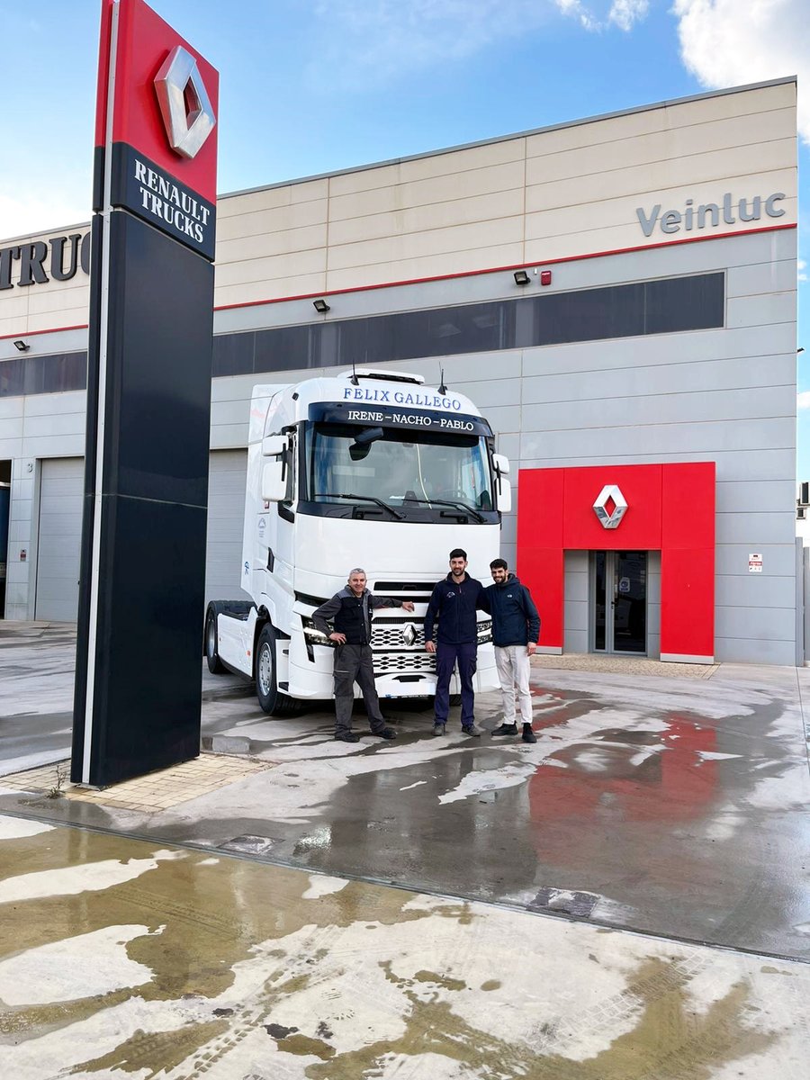 VEINLUC's tweet photo. 👉 🅽🆄🅴🆅🅰 🅴🅽🆃🆁🅴🅶🅰 👈
Segunda unidad entregada a FrÍo Antakira que amplía su flota y ya disfruta de su nuevo 🚛 #RENAULT #T520HIGH #13L #EVO #TCK
Muchas gracias familia por confiar nuevamente en #VEINLUC y en nuestra marca @RenaultTrucksEs 🙌💚 https://t.co/tpSvtqyDzo