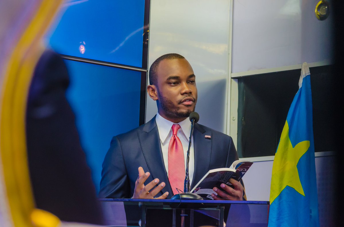 PECRDC's tweet photo. Le parlement des étudiant a abrité le vernissage du livre VOLTE FACE , une anthologie des réalités académiques en RDC , initié par @Fabbesana01 , en présente de la commissaire provinciale @TabuYvette .
Je vous recommande ce livre.  
@PatrickKabeng12 @SonyNgandu @BenBryant_M https://t.co/505tIHneAO
