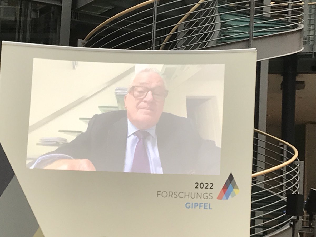 KnutBlind's tweet image. At #FoGipf22 ⁦@th_sattelberger⁩ ⁦@BMBF_Bund⁩ stresses the role of #technologicalsovereignty &amp;amp; #keytechnologies which needs #technology but also #crisis foresight to secure #resilience. See e.g. our report on behalf ⁦@EFI_Kommission⁩ 
econstor.eu/handle/10419/2…