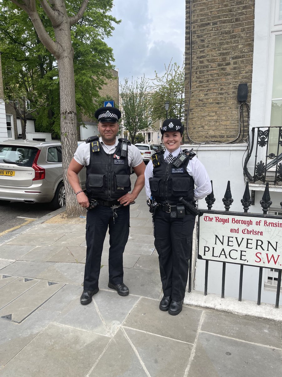 WalaaIdris's tweet photo. Look what I found? Bobbies on the beat.   @RBKC #MyRBKC #MyLondon ⁦@StephKensington⁩ ⁦@HamishAdourian⁩ ⁦@MaxChauhan⁩ https://t.co/AfHn0NYOc3