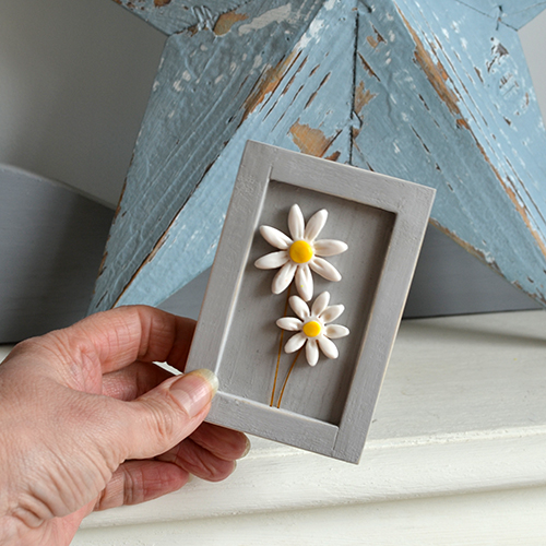 The sun is shining which is why it is the perfect day for Daisies #elevenseshour #giftideas #tbchseller 

thebritishcrafthouse.co.uk/product/clay-d…