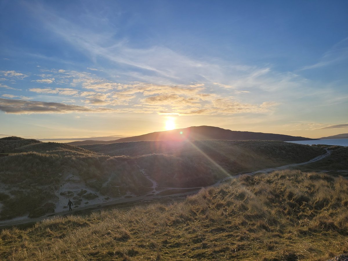 OnlyEssJay's tweet photo. Trying to sum up a 14 day holiday in the #outerhebrides in 4 pics is impossible. I've never loved anywhere more 🥰❤️💙💙💙 https://t.co/lh5uxB4Osd