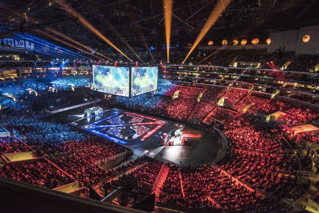 🎮 Analizamos la entrada y el auge de los #videojuegos en el panorama cultural de nuestra sociedad desde sus orígenes hasta la actualidad

✍🏽 <a href="/JMGuilengo/">J. M. Guilengo</a>

#gaming #twitch #playstation

ub.edu/revistaangle/2…