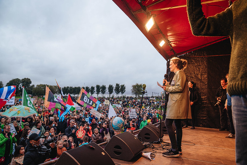 klimaatmars's tweet image. Om op 19 juni zo veel mogelijk mensen de straat op te krijgen hebben we JOU nodig!

Kom naar onze Mobilisatie Call en en ontdek hoe jij kan bijdragen aan een grote en krachtige Klimaatmars!  

⏰ 9 mei, 19:30 - 20:30
📌Zoomlink: tinyurl.com/w57hcyjz

Deel dit bericht🌎✊