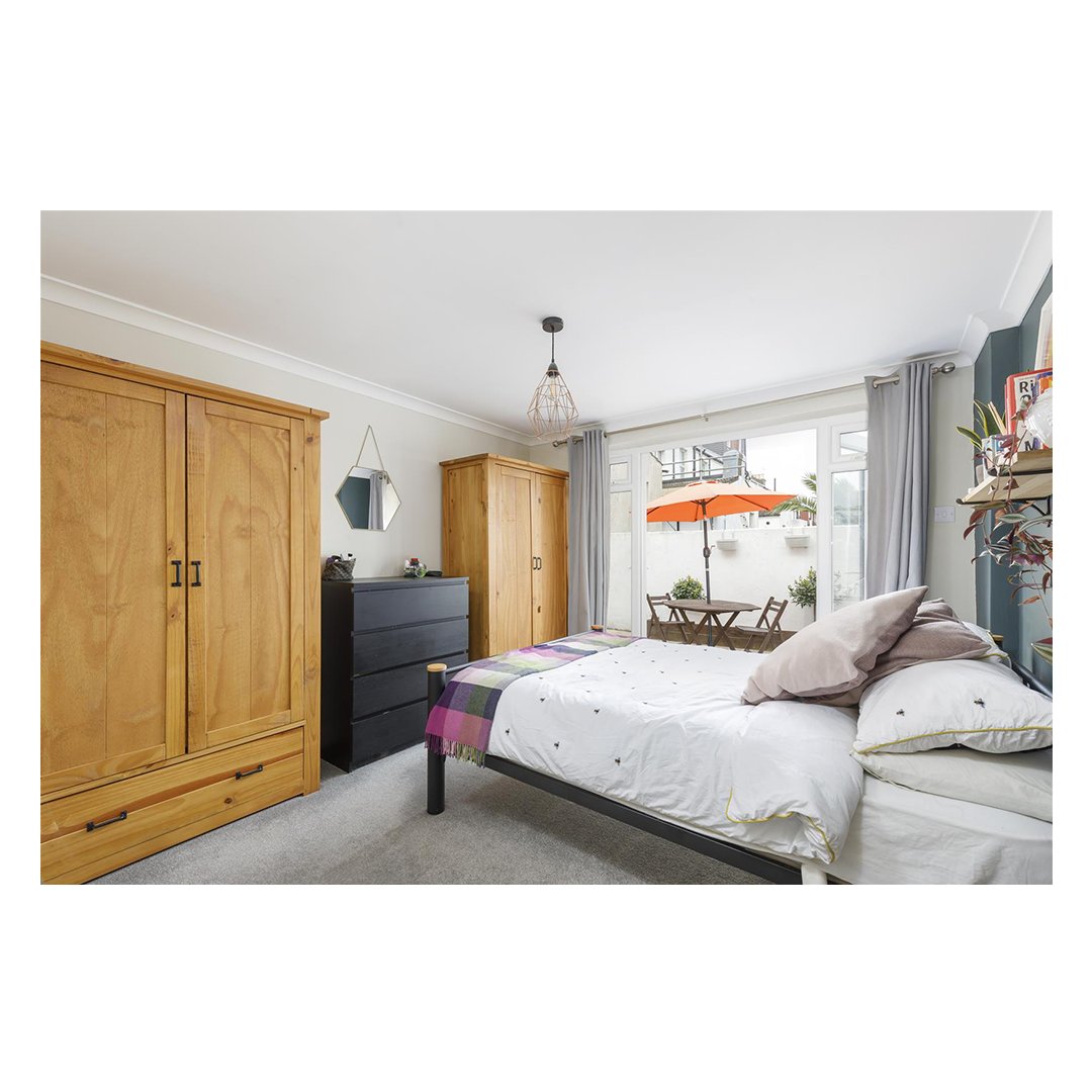 Sales - Lextons are delighted to offer to the market this stunning property that has been recently refurbished to a very high standard and is ready for the new owner to simply unpack! 

Click here for more information: lextons.co.uk/property-detai…
