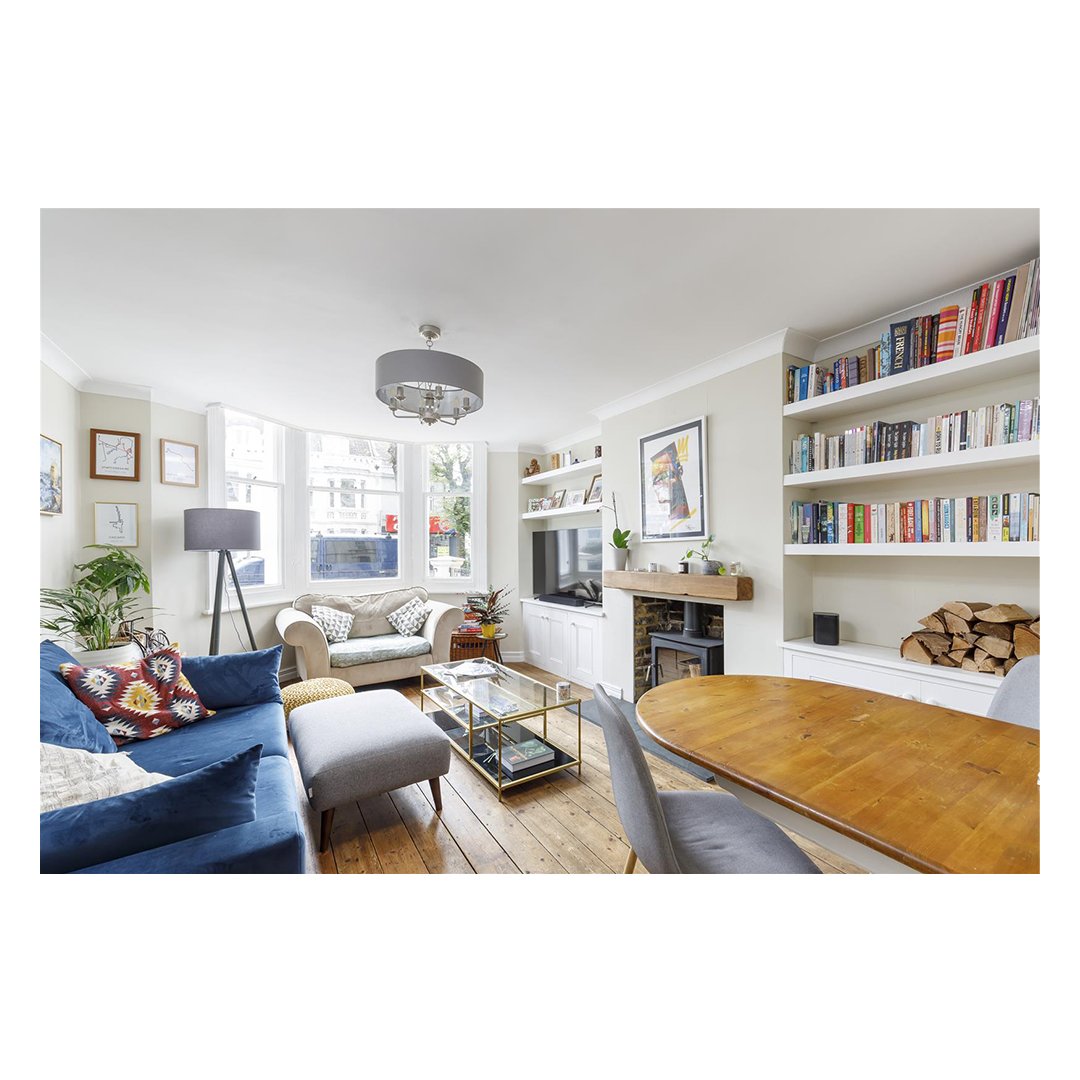 LextonsAgent's tweet photo. Sales - Lextons are delighted to offer to the market this stunning property that has been recently refurbished to a very high standard and is ready for the new owner to simply unpack! 

Click here for more information: https://t.co/JiQBJm27Y9 https://t.co/rxpUSOGCvM