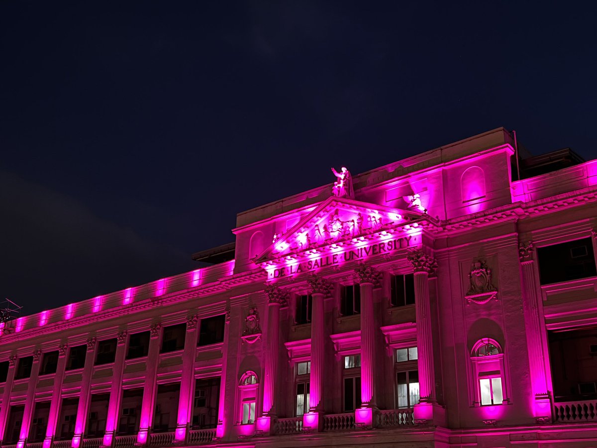 St. La Salle Hall is lit in pink to reflect the results of the DLSU Mock Elections via Pili na Pinas Results held last April 27 to May 2. VP Leni Robredo got 91.94% of the votes. facebook.com/12761299728254…

📸 Carmel Puertollano