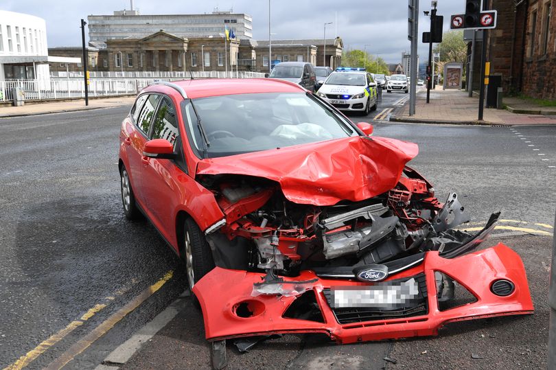 Police in Lanarkshire remain at the scene following early morning two car smash   bit.ly/3yf2v9s