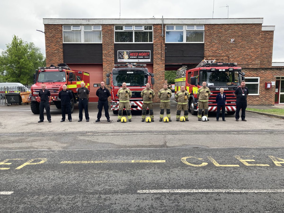 LittleJo44's tweet photo. Remembering those who have lost their lives in the line of duty. Parade at Wellingborough this morning @northantsfire @LisaBryanNFRS @FireChiefNhants https://t.co/9m3kzNHAwx