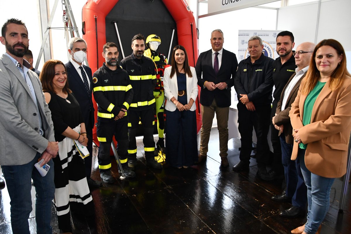 Ayto_SanRoque's tweet photo. Estudiantes de toda la comarca pueden visitar hoy miércoles en horario de mañana y tarde y mañana jueves por la mañana el VI Salón del Estudiante “En busca de mi vocación”, que se ha inaugurado a primera hora en el recinto ferial de Guadiaro...
https://t.co/hM8TiYgICJ https://t.co/FHCMrZ9zt8