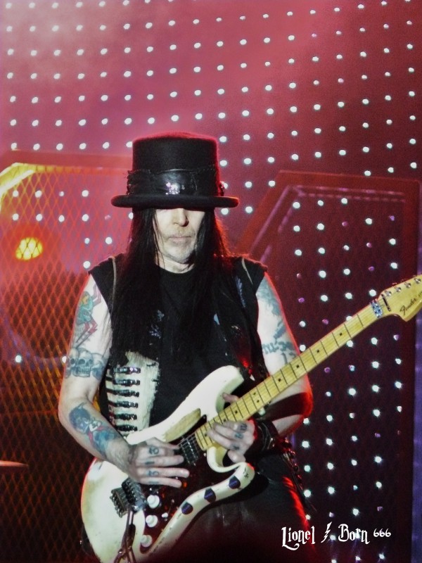 Happy 71 birthday Mick Mars 