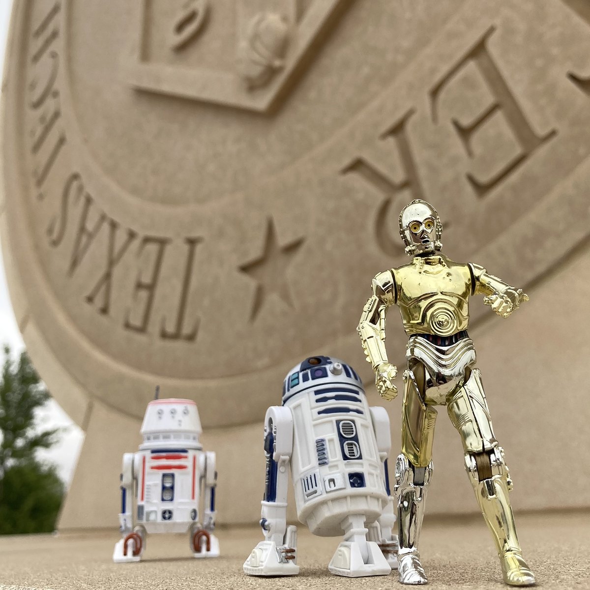 TTUHSC's tweet photo. “Excuse me sir, but that R2-D2 is in prime condition, a real bargain.” Happy #StarWarsDay from TTUHSC! #MayThe4thBeWithYou https://t.co/5GDEkhyhfl