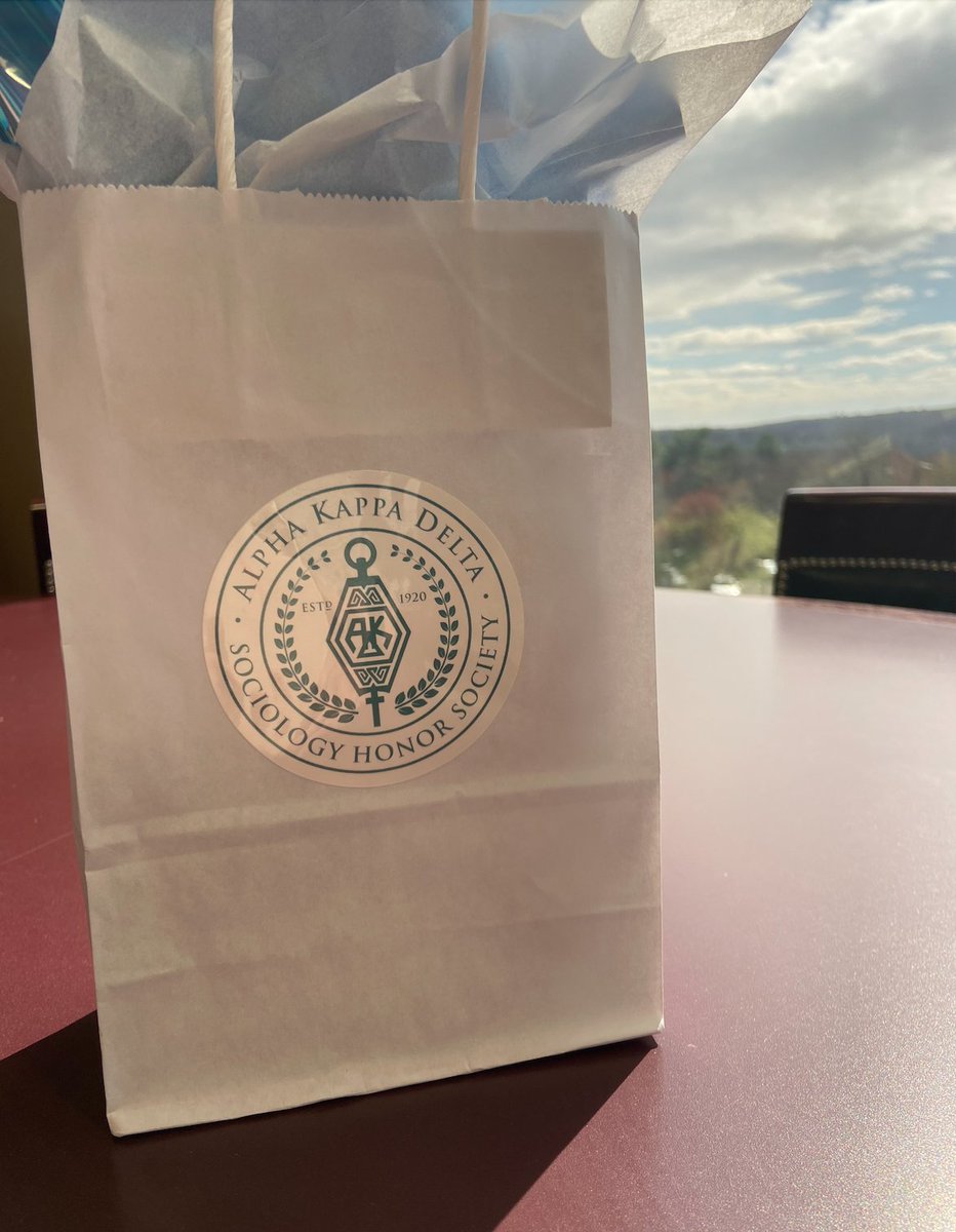 Nine outstanding Bryant students were inducted into @natlofficeofakd this year - congratulations! 🎉🎈
Find out more about our sociology degrees and courses: admission.bryant.edu/academics/cour…