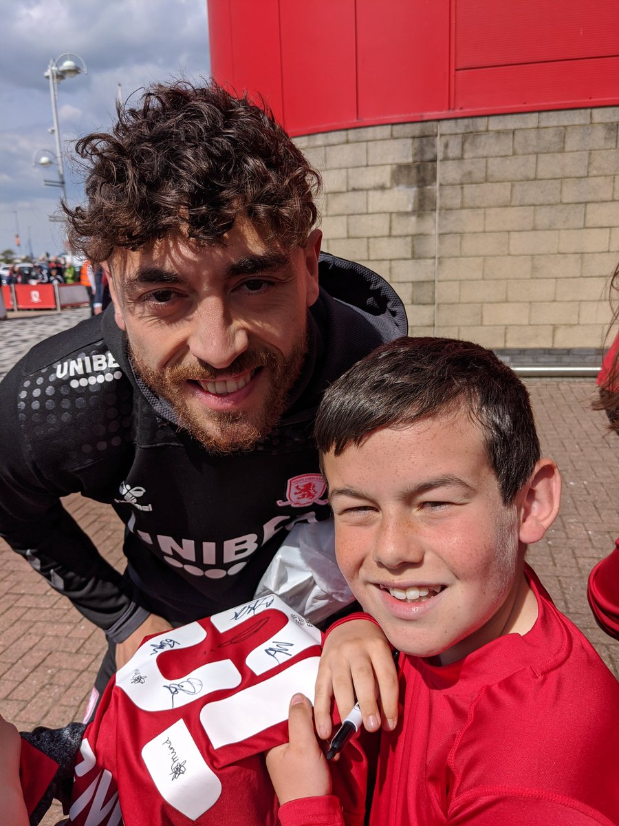 JHav7's tweet photo. @mdrcrooks - thank you for taking the time on Saturday to sign my son's shirt and have a photograph with him. He told me it was "the best day ever" 
Really appreciated it 👍 https://t.co/SPCWTsNpmk