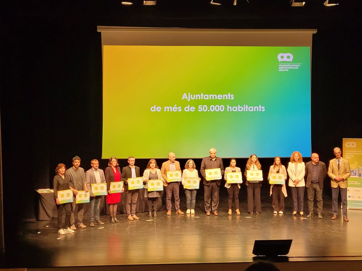 LHAjuntament's tweet photo. 💻🖥L’Ajuntament de #LHospitalet ha obtingut la 3a posició en els Reconeixements Administració Oberta 2021 en la categoria de municipis de més de 50.000 habitants, que atorga l’Administració Oberta de Catalunya (AOC).
#LHospitalet6_0
Més ℹ️👉https://t.co/nXWA0IuRnN https://t.co/A39KGGS7TT